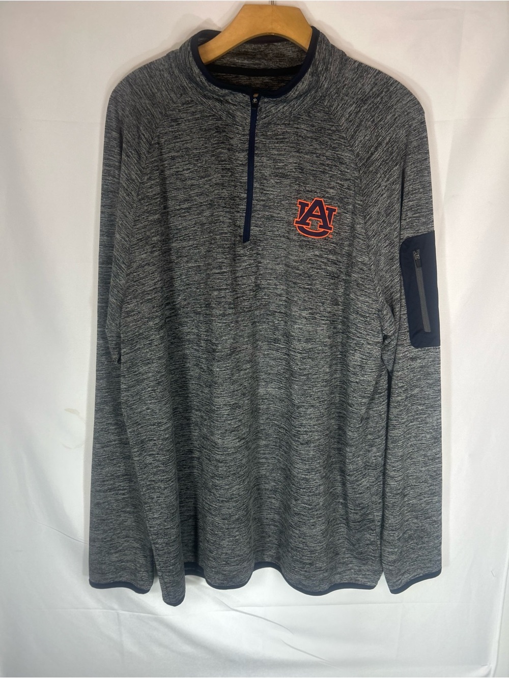 Auburn Tigers, Colosseum Gray Heather Quarter-Zip Pullover with Orange Logo